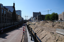 846914 Afbeelding van de werkzaamheden ten behoeve van de heraanleg van de Stadsbuitengracht langs de Catharijnekade te ...